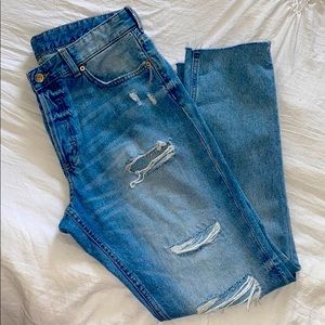 Distressed Boyfriend Jean